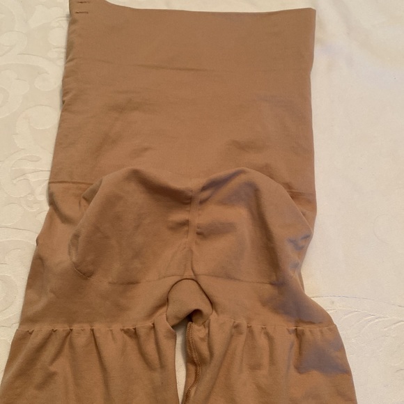 Excellent condition high waisted spanks in the morning in tan Maxximum support - Picture 4 of 5